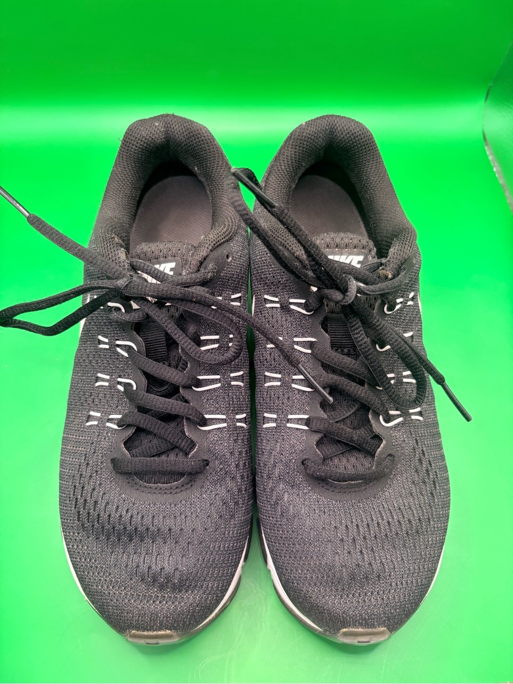Nike Black Knit Women's Running Shoes - Picture 2 of 7